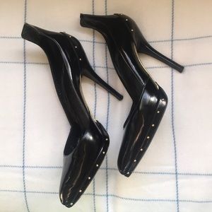 Gucci Pumps with Gold Dots!!